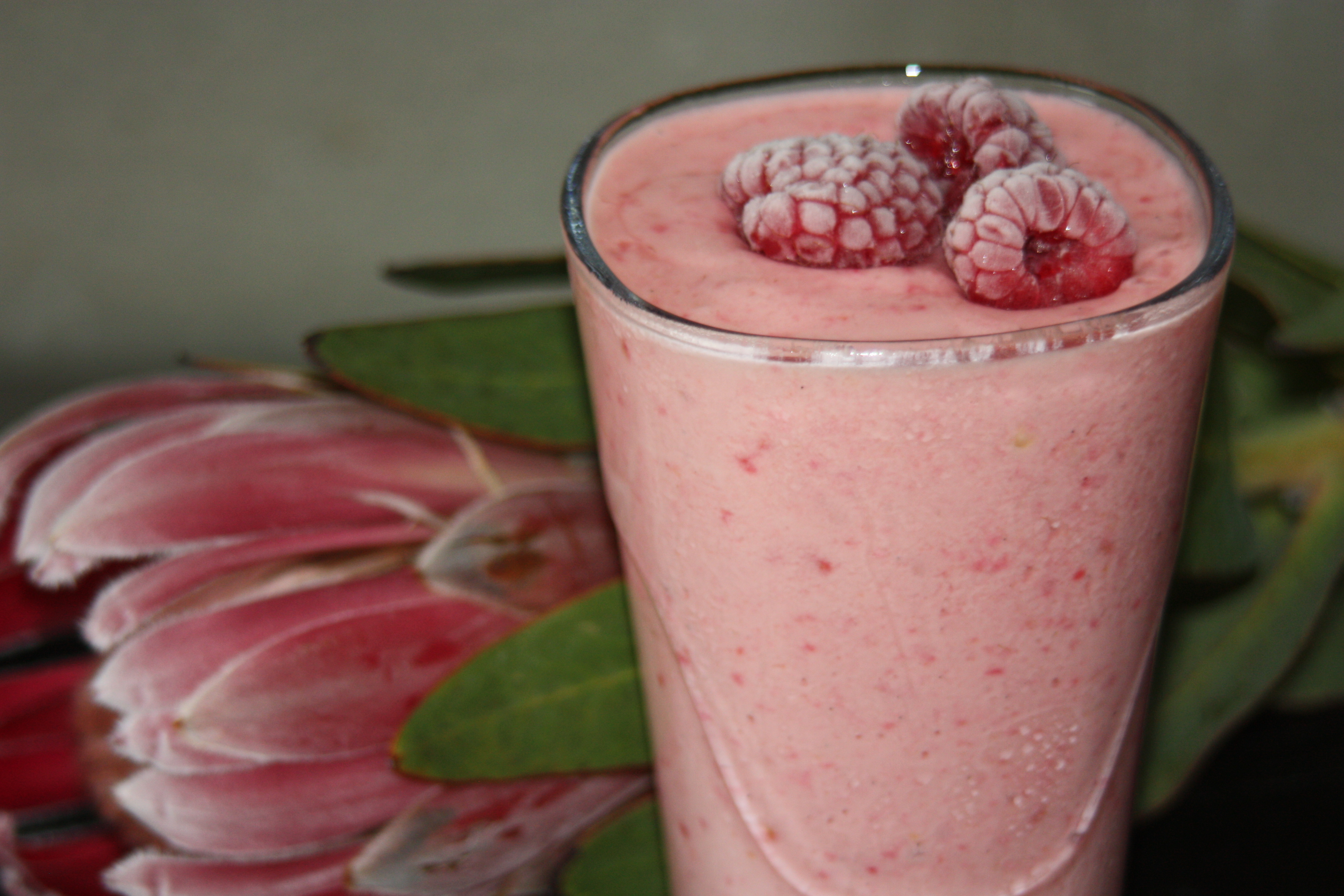 Bringebærsmoothie med appelsinjuice